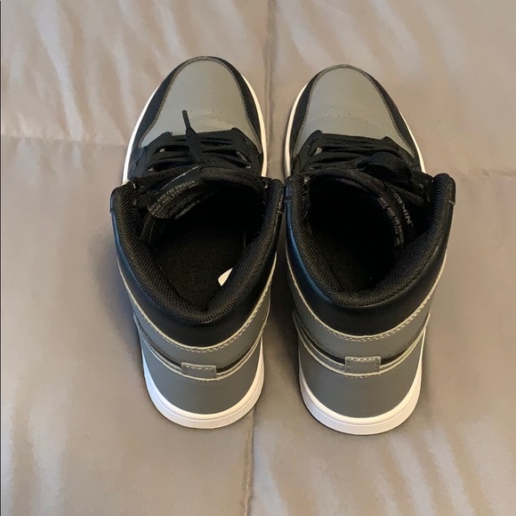 Shoes - Picture 5 of 6